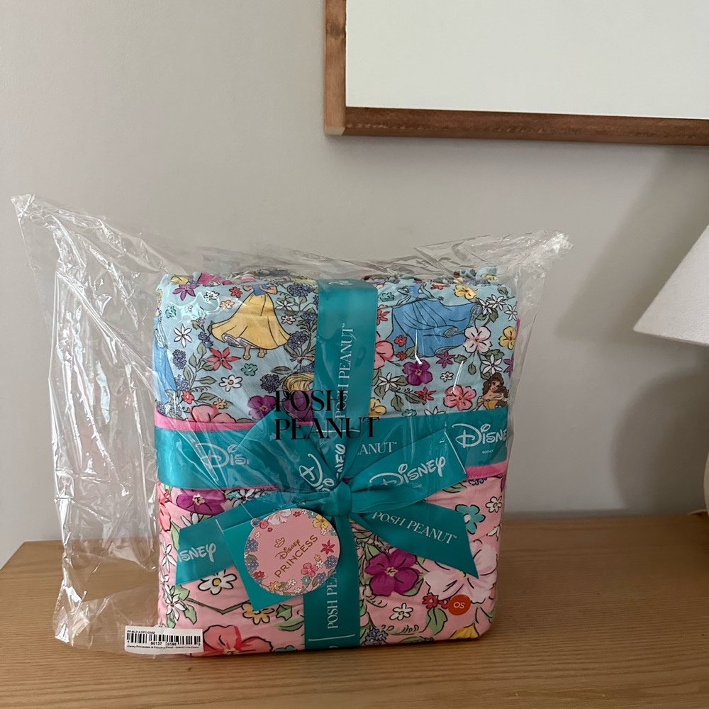 POSH PEANUT Grand Luxe Patoo in 'Disney Princess & Princess Floral'